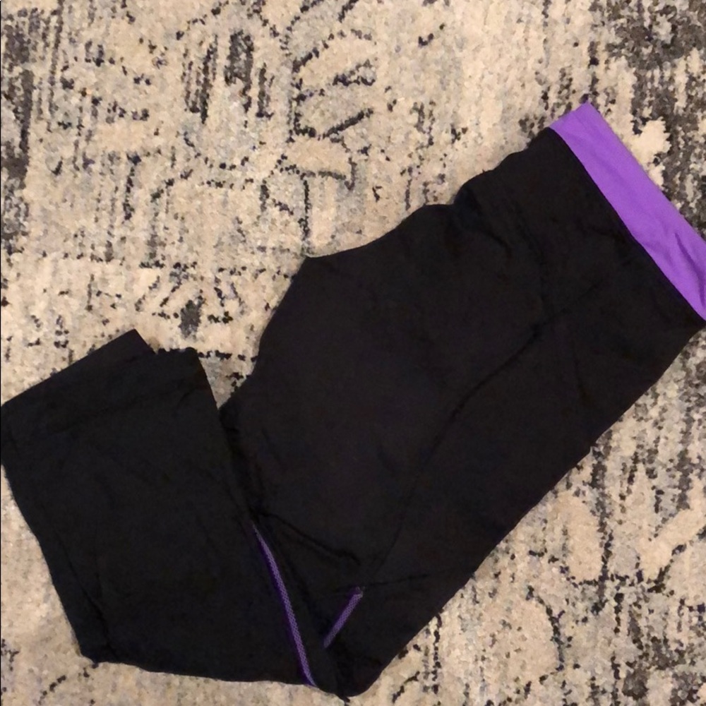 Lululemon size 4 cropped leggings